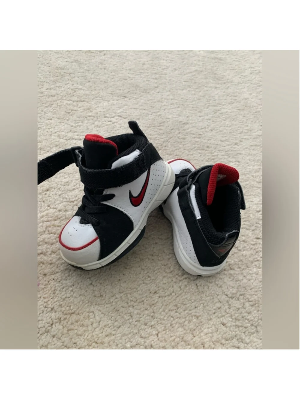 Nike Toddler Size 5.5 Black and White Flight High Top Athletic Sneakers